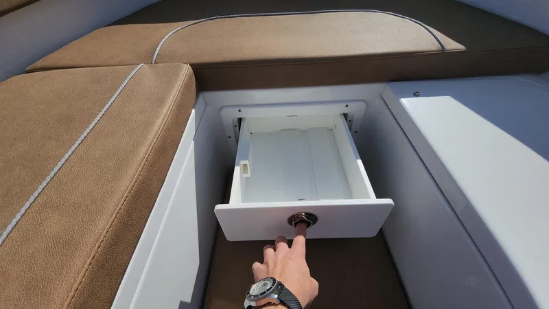 Slide: The Image of Sea Hunt Ultra 275 SE 2024 - 86