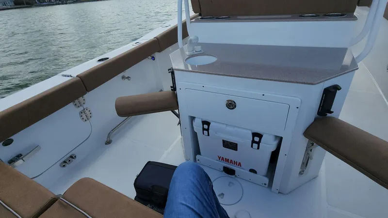 Slide: The Image of Sea Hunt Ultra 275 SE 2024 - 87