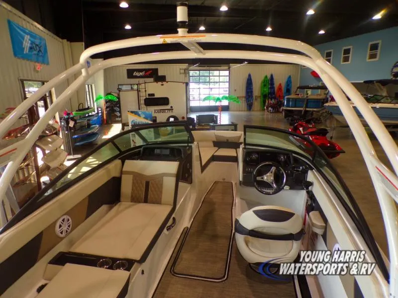 Slide: The Image of Monterey M-225 2025 - 8