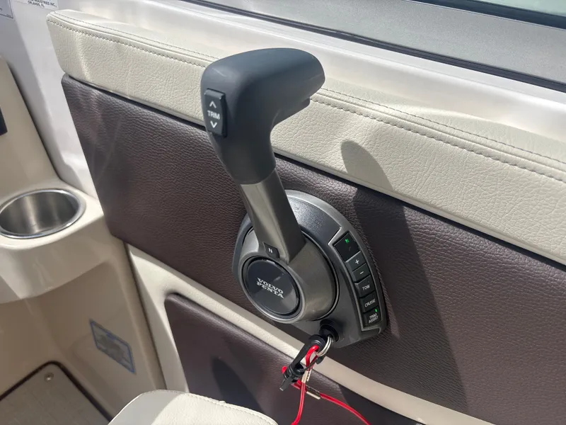 Slide: The Image of Regal 28 Express 2025 - 14