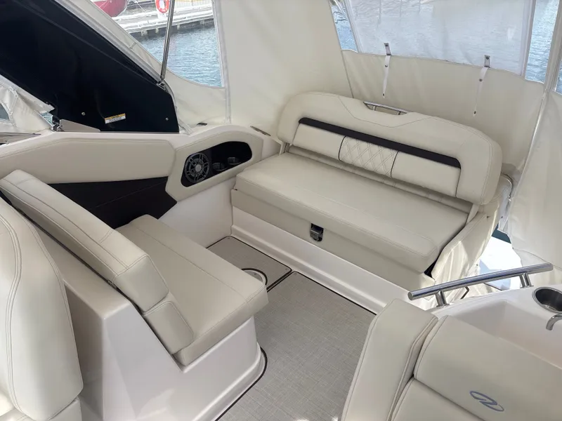 Slide: The Image of Regal 28 Express 2025 - 5