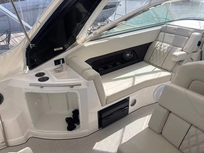 Slide: The Image of Regal 28 Express 2025 - 6