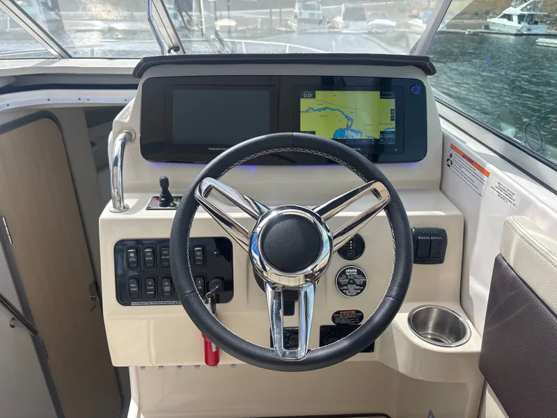 Slide: The Image of Regal 28 Express 2025 - 9