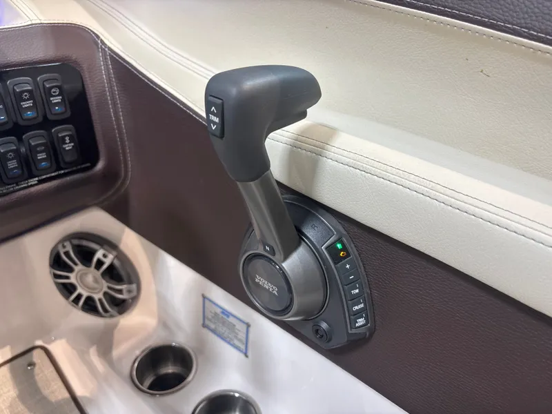 Slide: The Image of Regal LS6 Surf 2025 - 16