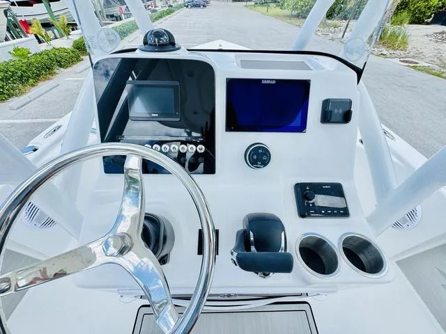 Slide: The Image of Sea Pro 210 DLX Center Console 210CC 210 CC 2025 - 12