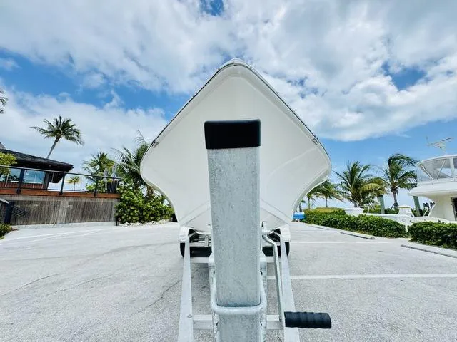 Slide: The Image of Sea Pro 210 DLX Center Console 210CC 210 CC 2025 - 22