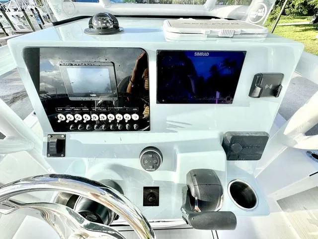 Slide: The Image of Sea Pro 230 DLX 2025 - 12