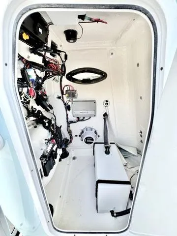 Slide: The Image of Sea Pro 230 DLX 2025 - 13