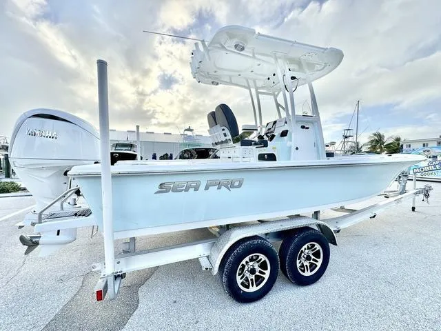 Slide: The Image of Sea Pro 230 DLX 2025 - 20