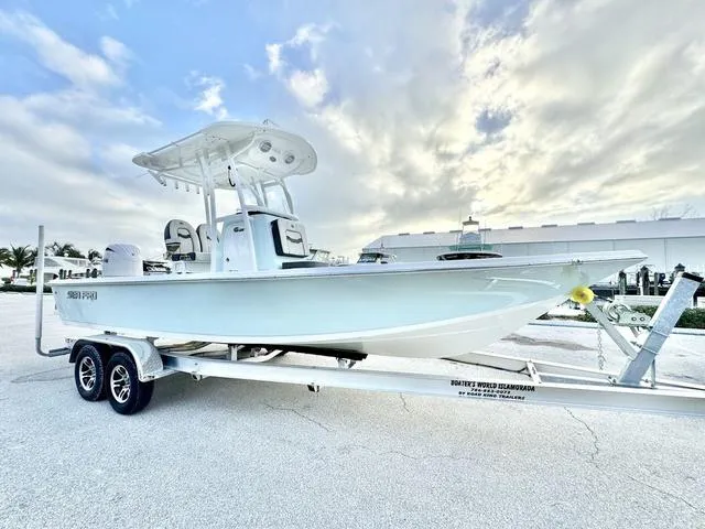 Slide: The Image of Sea Pro 230 DLX 2025 - 22