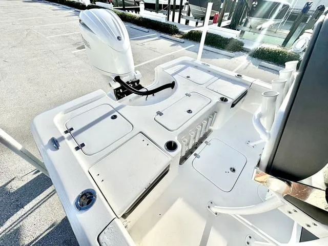 Slide: The Image of Sea Pro 230 DLX 2025 - 5