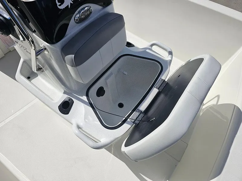 Slide: The Image of 2025 Mako Pro Skiff 17 CC - 14