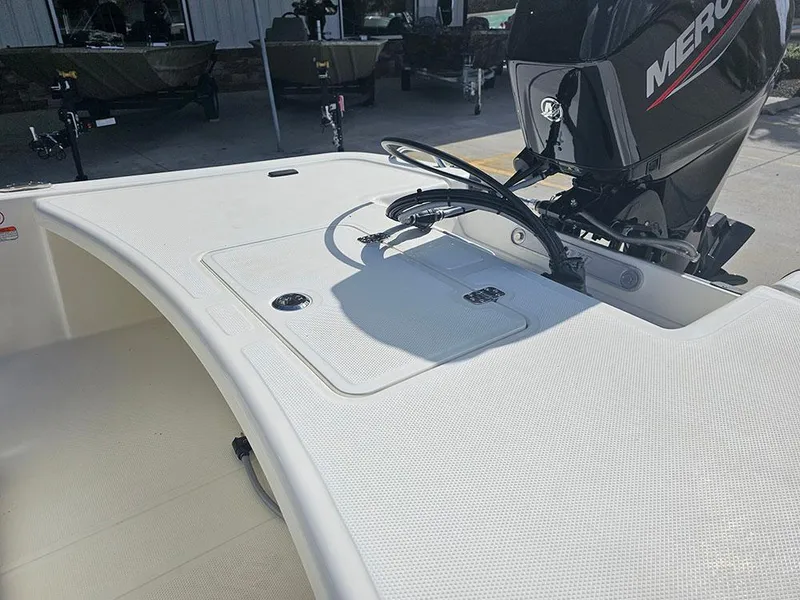Slide: The Image of 2025 Mako Pro Skiff 17 CC - 9