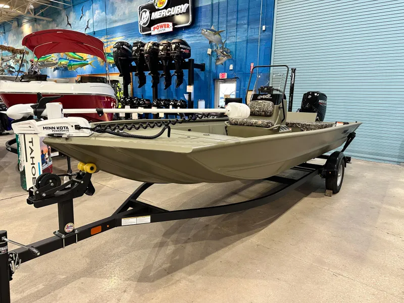 Slide: The Image of Tracker Grizzly 1860 CC 2025 - 63