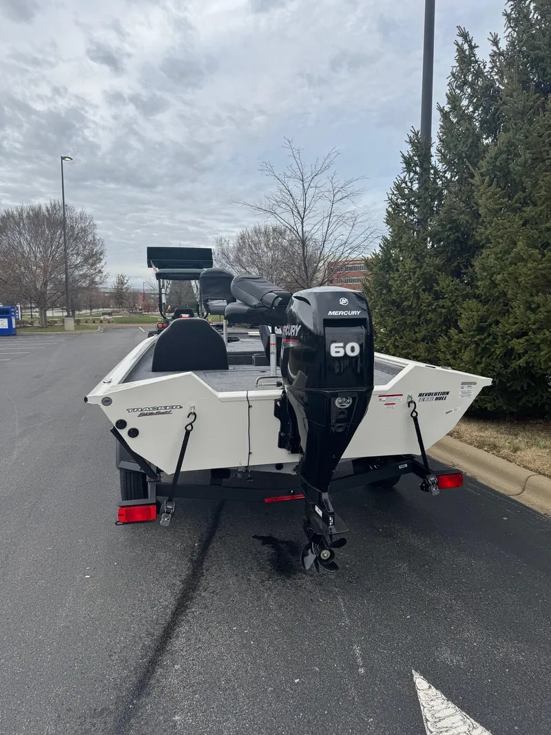 Slide: The Image of Tracker Pro Team 175 2025 - 64