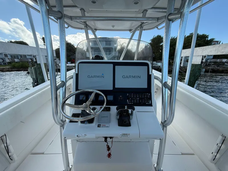 Slide: The Image of 2008 Jupiter 38 boat helm with Garmin navigation displays. - 11
