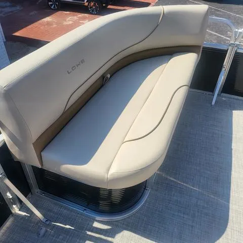 Slide: The Image of Lowe Ultra 180 Cruise 2025 - 11