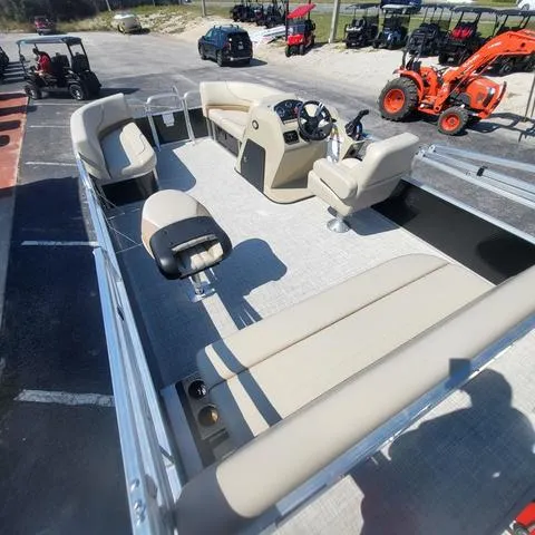 Slide: The Image of Lowe Ultra 180 Cruise 2025 - 14