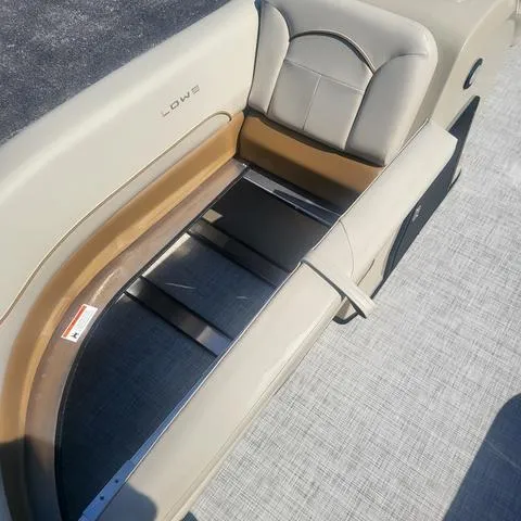 Slide: The Image of Lowe Ultra 180 Cruise 2025 - 8