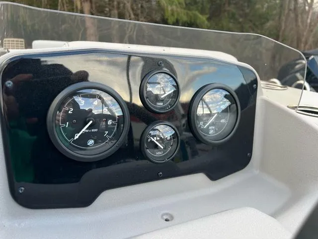 Slide: The Image of Princecraft VECTRA 21 L PONTOON 90HP 2025 - 10