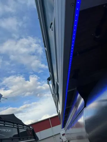 Slide: The Image of Princecraft VECTRA 21 L PONTOON 90HP 2025 - 11