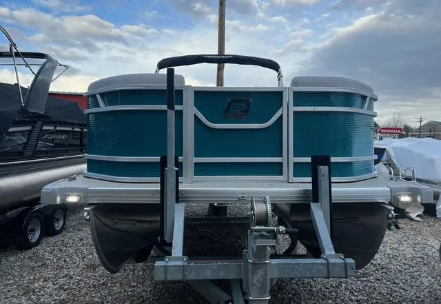 Slide: The Image of Princecraft VECTRA 21 L PONTOON 90HP 2025 - 2