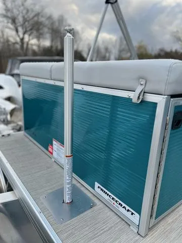 Slide: The Image of Princecraft VECTRA 21 L PONTOON 90HP 2025 - 4