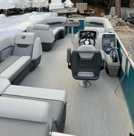 Slide: The Image of Princecraft VECTRA 21 L PONTOON 90HP 2025 - 6