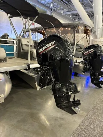 Slide: The Image of Princecraft VECTRA 23 XT TRITOON 150HP 2025 - 7