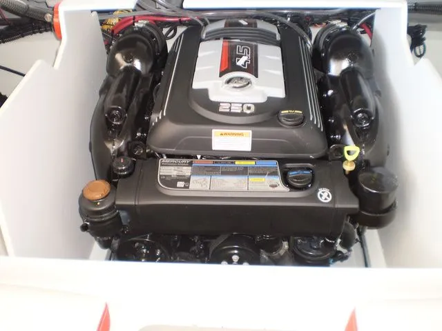 Slide: The Image of Crownline Boats 210 SS 2022 - 10