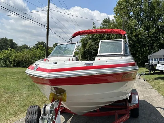 Slide: The Image of Crownline Boats 210 SS 2022 - 11