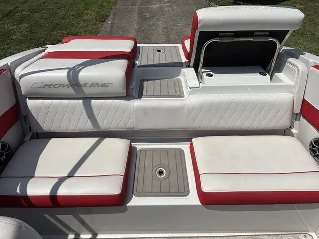 Slide: The Image of Crownline Boats 210 SS 2022 - 18