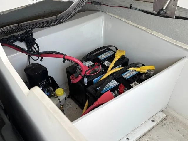 Slide: The Image of Crownline Boats 210 SS 2022 - 25