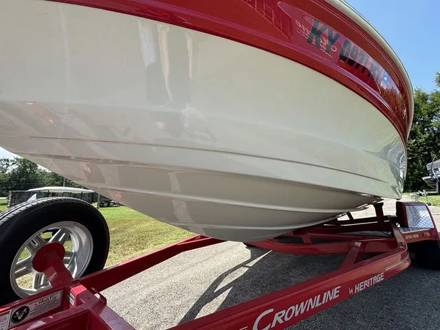 Slide: The Image of Crownline Boats 210 SS 2022 - 28