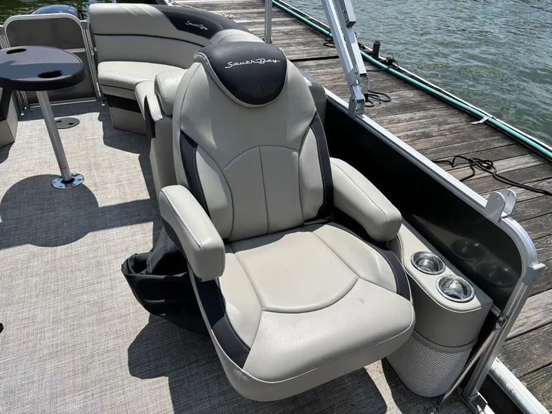 Slide: The Image of South Bay 200 Series S224RS 2.75 2022 - 12