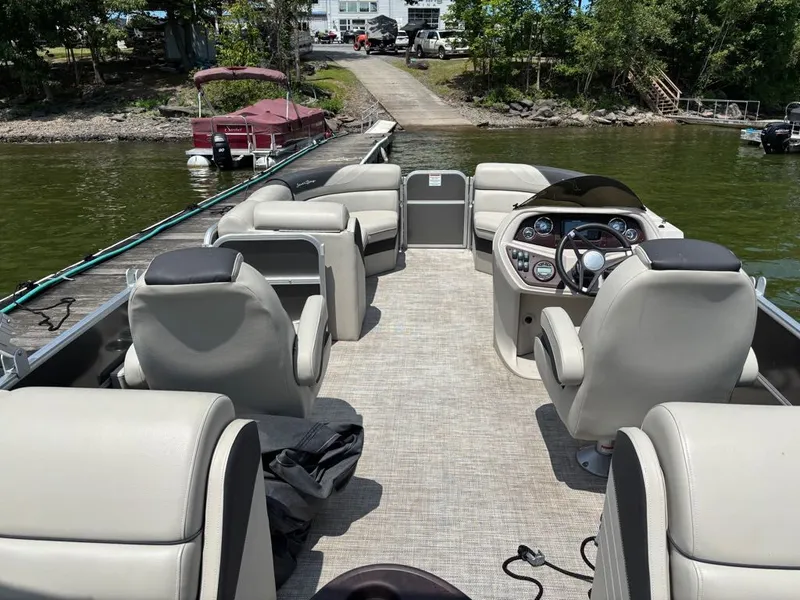 Slide: The Image of South Bay 200 Series S224RS 2.75 2022 - 9