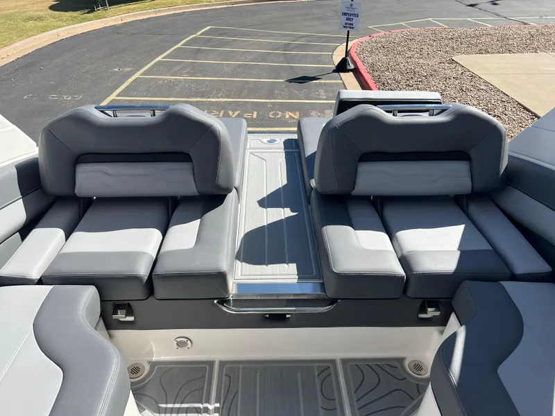 Slide: The Image of Regal LS4 Surf 2025 - 15