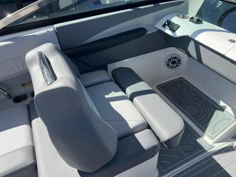 Slide: The Image of Regal LS4 Surf 2025 - 17