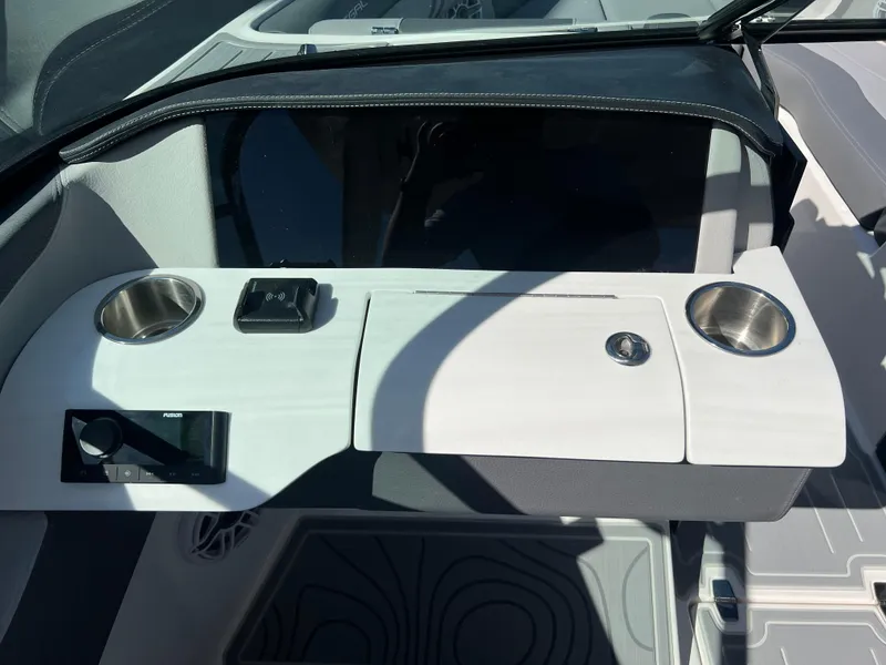 Slide: The Image of Regal LS4 Surf 2025 - 18