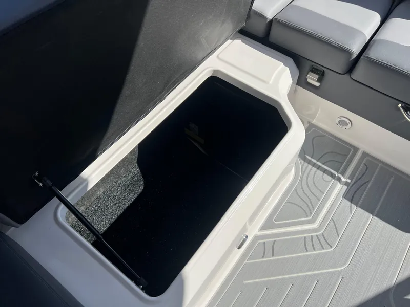 Slide: The Image of Regal LS4 Surf 2025 - 20