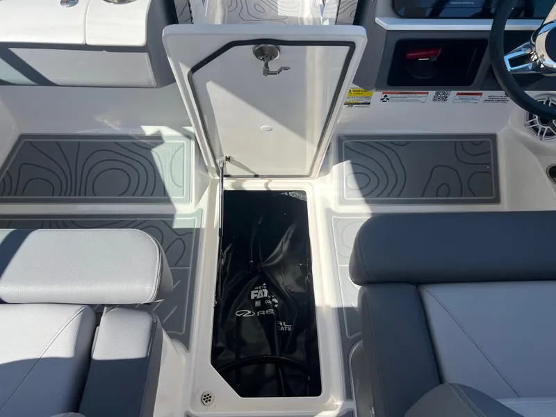 Slide: The Image of Regal LS4 Surf 2025 - 25