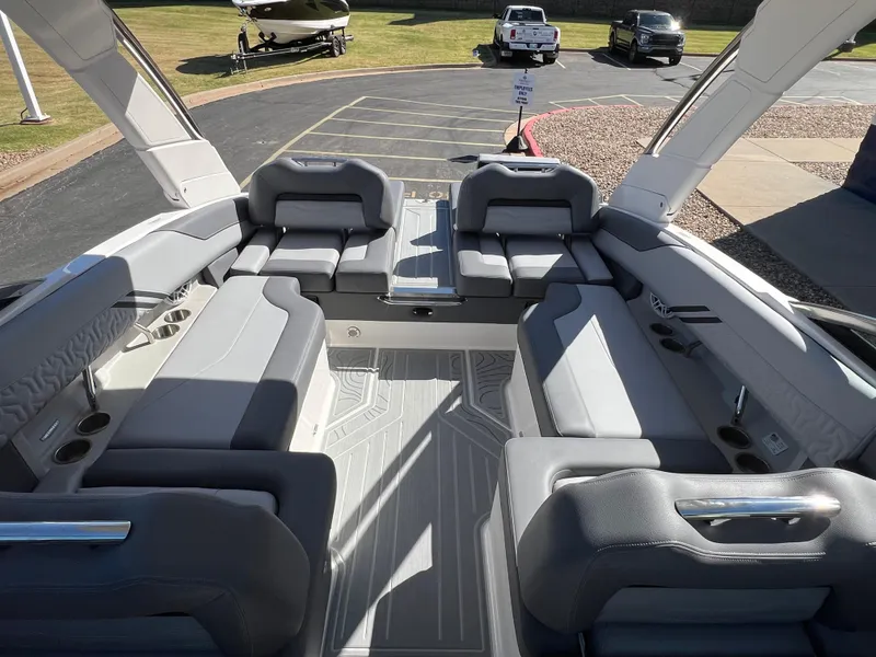 Slide: The Image of Regal LS4 Surf 2025 - 26