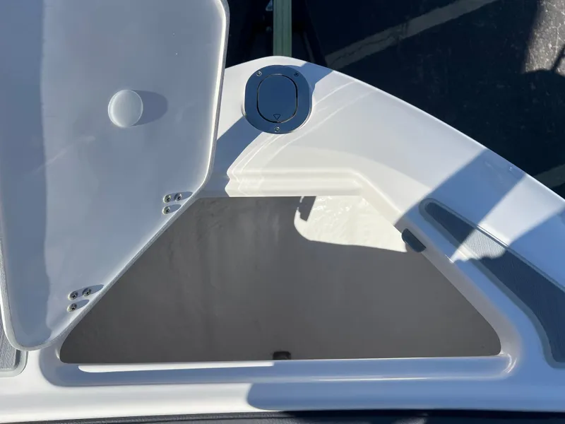 Slide: The Image of Regal LS4 Surf 2025 - 31