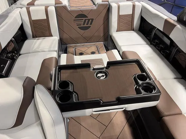 Slide: The Image of Malibu Wakesetter 23 LSV 2025 - 24