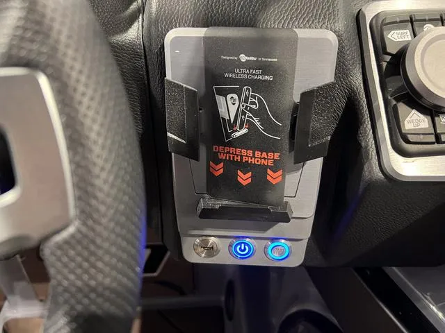 Slide: The Image of Malibu Wakesetter 23 LSV 2025 - 34