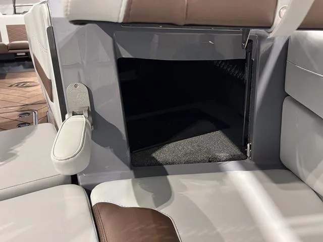 Slide: The Image of Malibu Wakesetter 23 LSV 2025 - 39