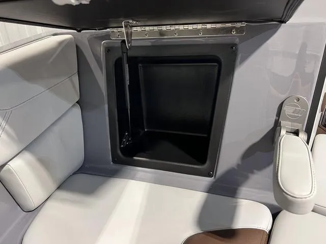 Slide: The Image of Malibu Wakesetter 23 LSV 2025 - 41