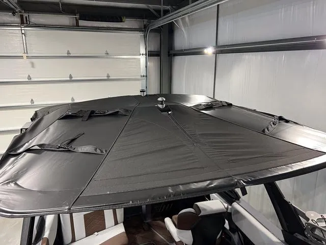 Slide: The Image of Malibu Wakesetter 23 LSV 2025 - 48