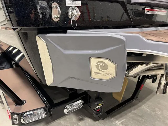 Slide: The Image of Malibu Wakesetter 23 LSV 2025 - 5