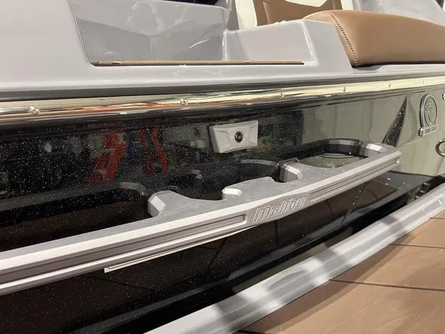 Slide: The Image of Malibu Wakesetter 23 LSV 2025 - 8